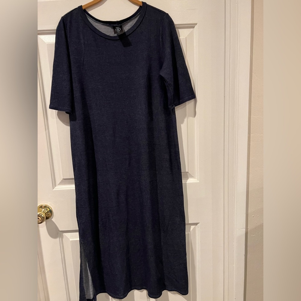 AGNES & DORA Navy Mid Sleeves Maxi Dress Size M EUC (Excellent Used Condition).